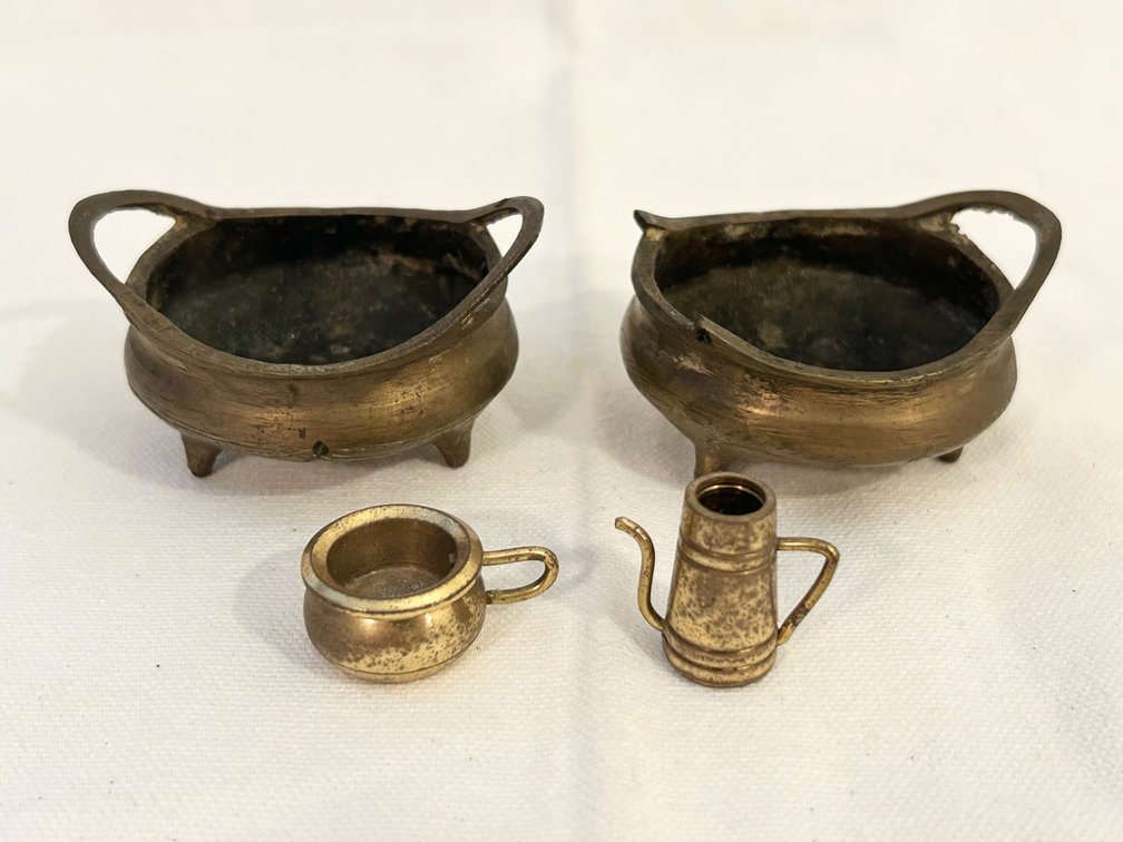 MINI CHINESE TRIPOD CENSER