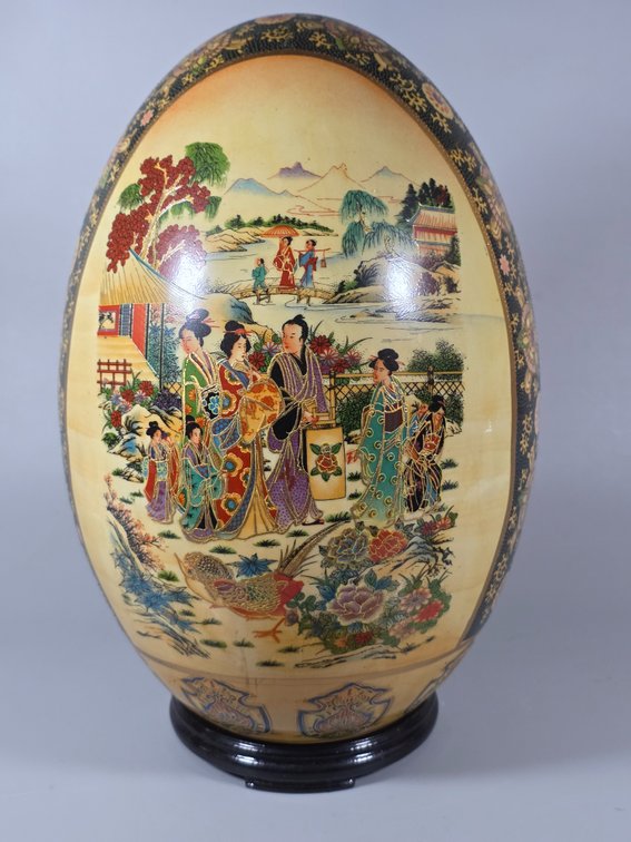 LARGE CERAMIC EGG