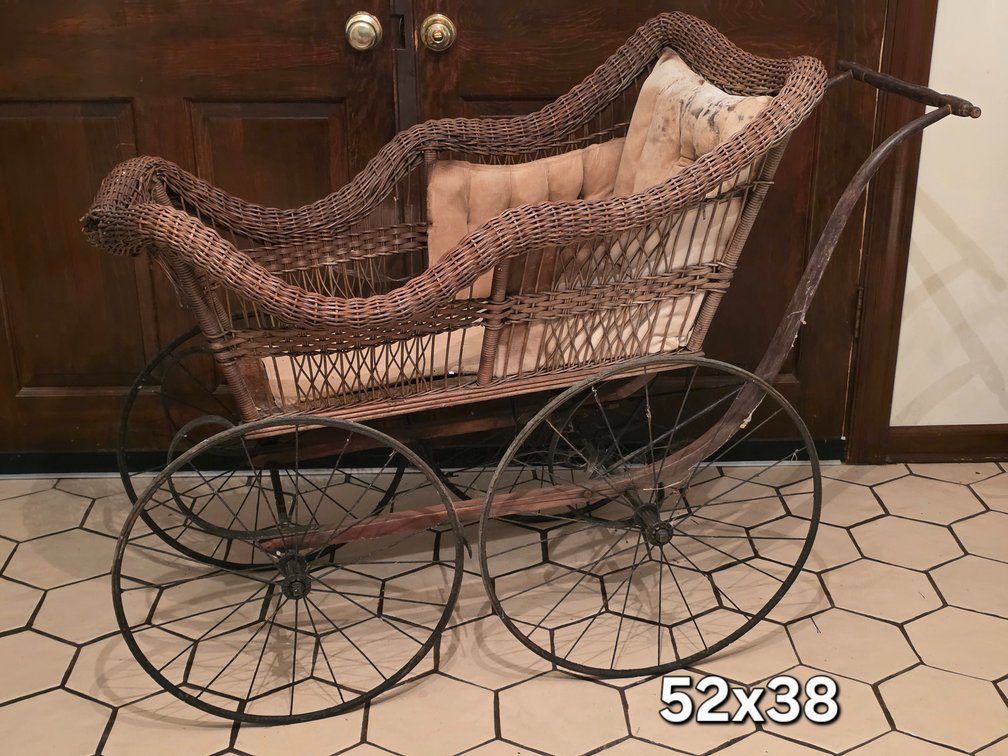 VICTORIAN WICKER BABY CARRIAGE