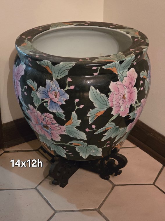 LARGE PLANTER