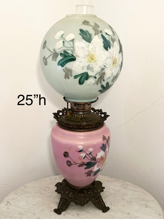 VICTORIAN DOUBLE GLOBE PARLOR LAMP