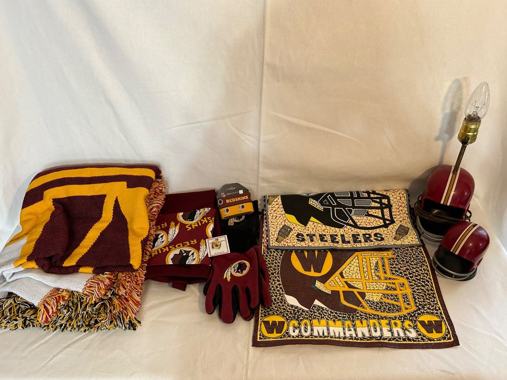 WASHINGTON REDSKINS/COMMANDERS MEMORABILIA
