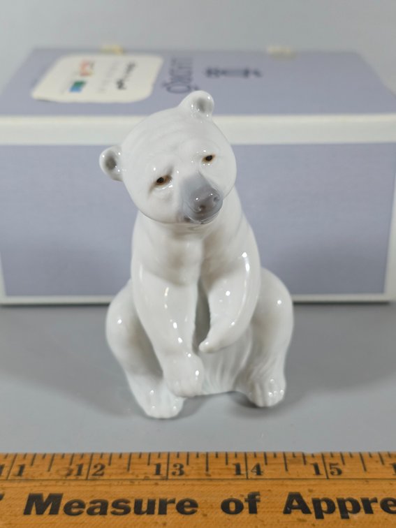 LLADRO POLAR BEAR