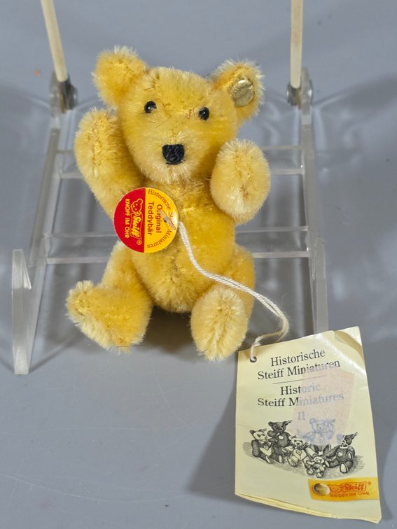 STEIFF TEDDY BEAR