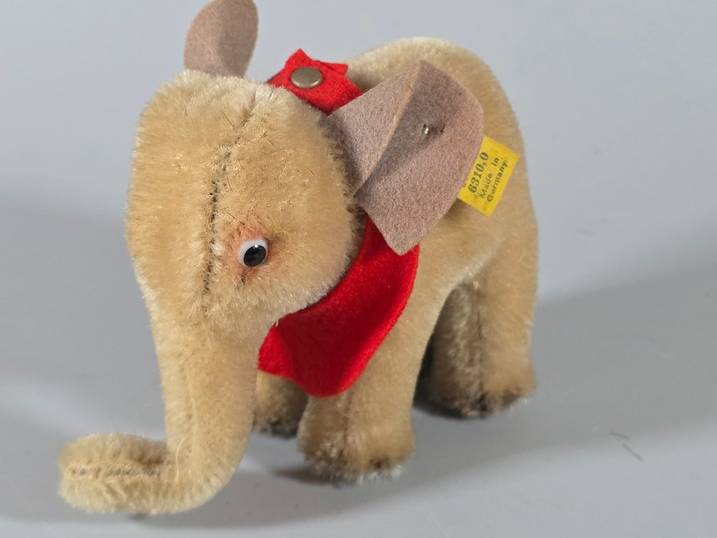 STEIFF ELEPHANT