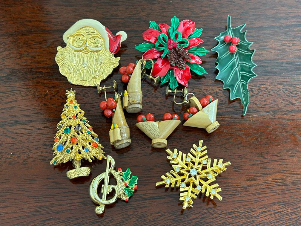 CHRISTMAS BROOCHES