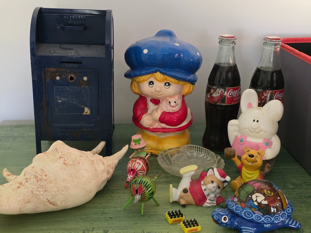 COLLECTIBLES, BANKS
