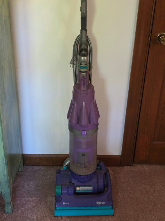 DYSON VACUUM