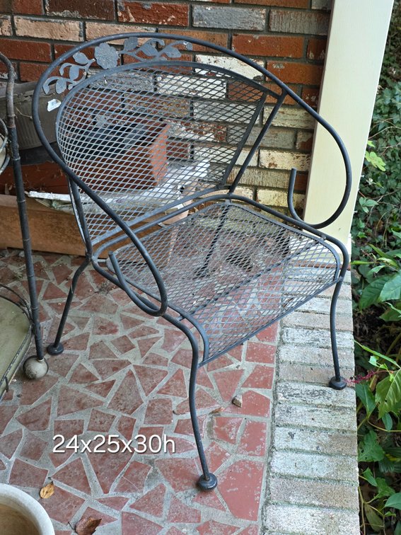 IRON PATIO CHAIR