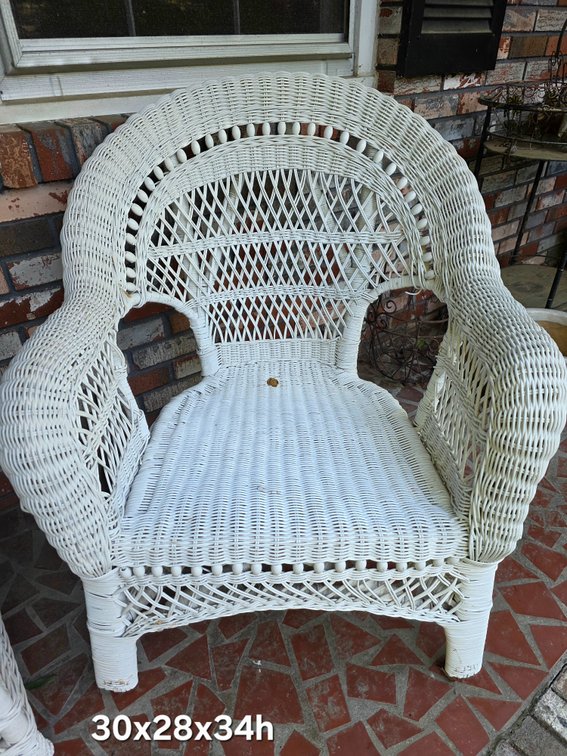 WICKER CHAIR
