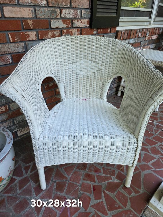 WICKER CHAIR