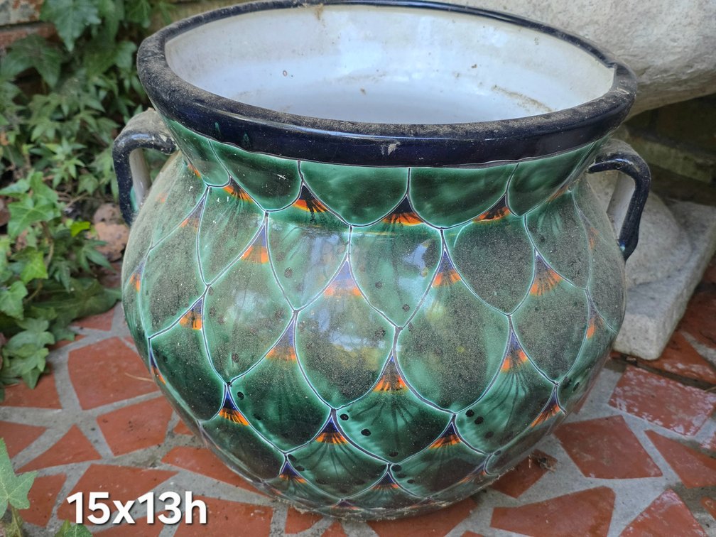 CERAMIC GARDEN POT