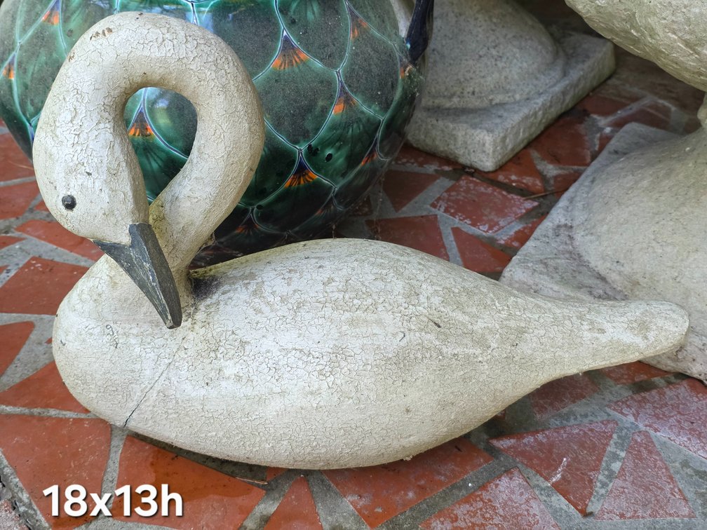 RESIN SWAN
