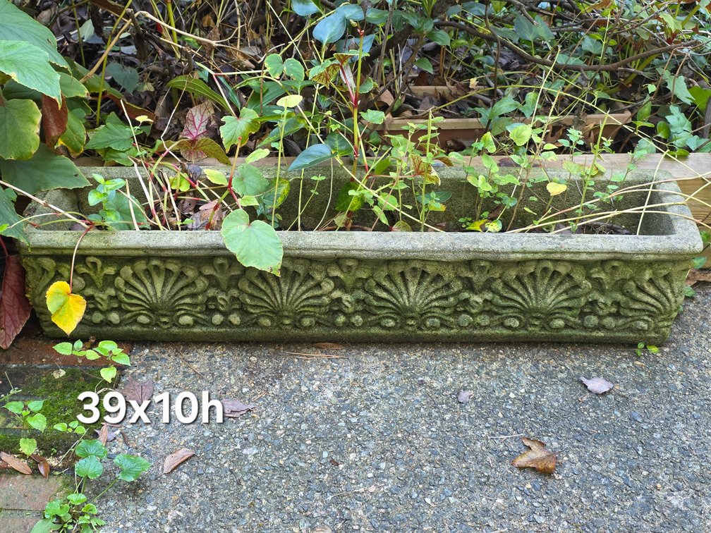 CONCRETE PLANTER