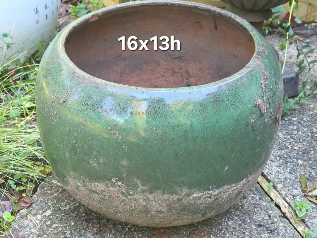 GREEN CLAY PLANTER