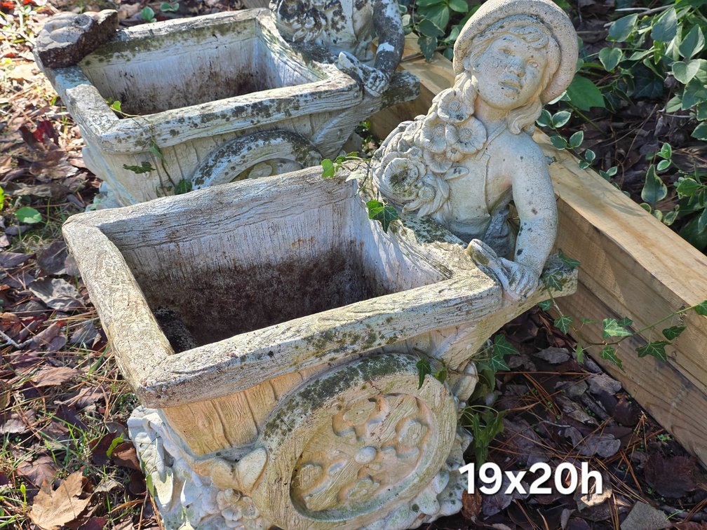 CONCRETE WHEELBARROW PLANTER
