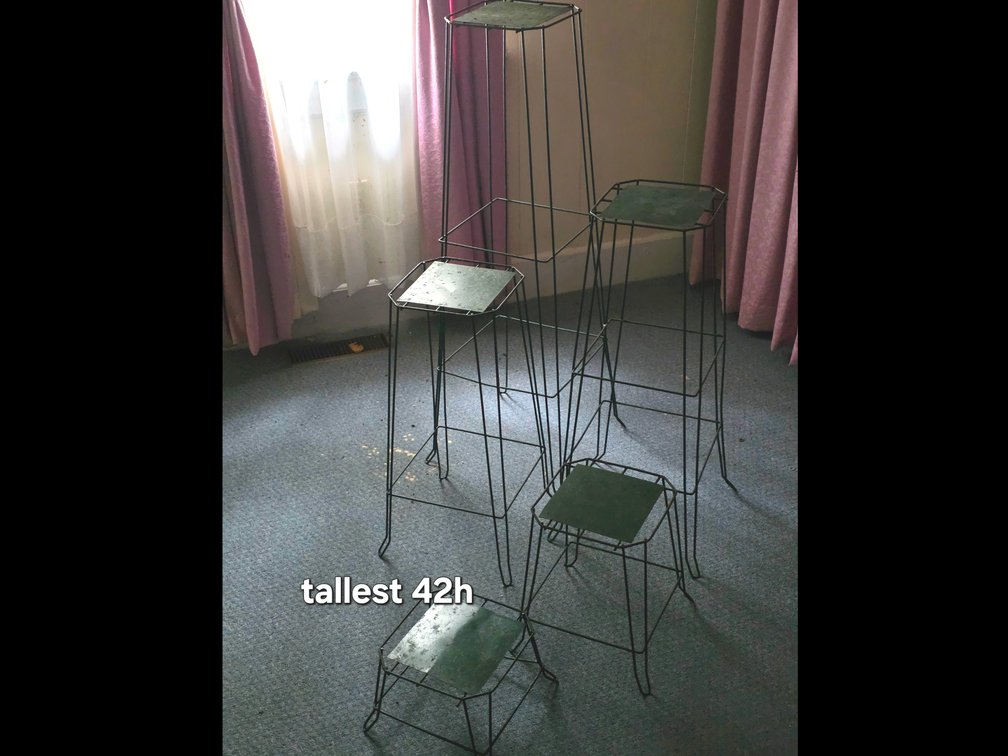 WIRE PLANT STANDS