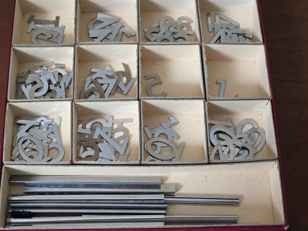 ART DECO STAINLESS NUMBERS