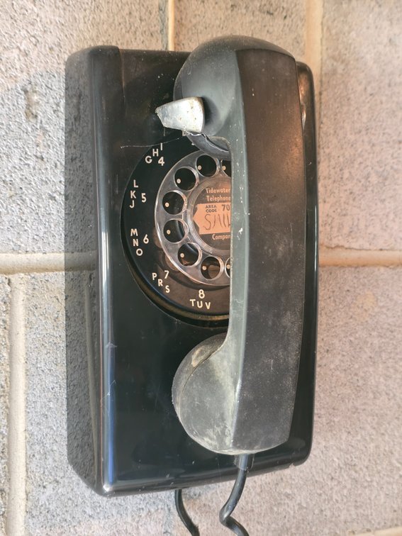 BLACK ROTARY WALL PHONE