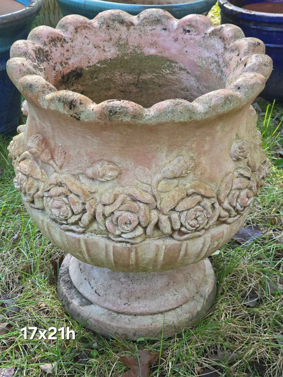CONCRETE ORNATE PLANTER