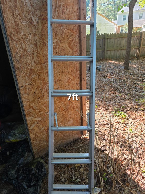 ALUMINUM EXTENSION LADDER