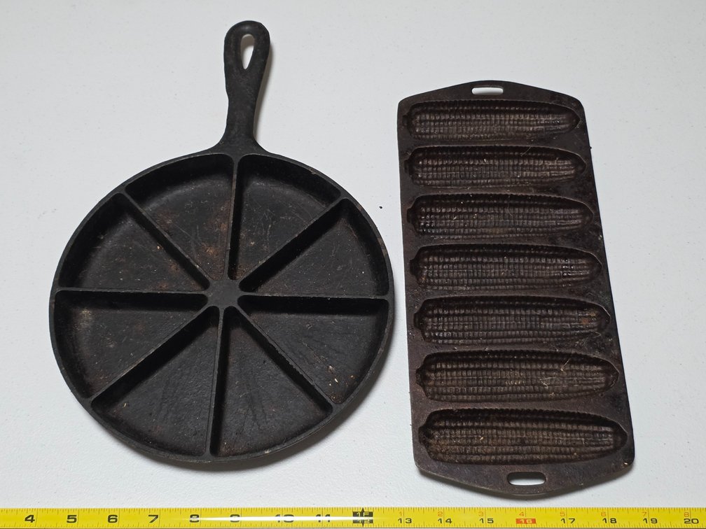 CAST IRON CORN BREAD PANS