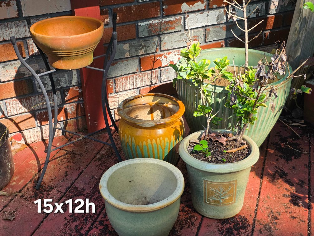 CERAMIC POTS, PLANTERS