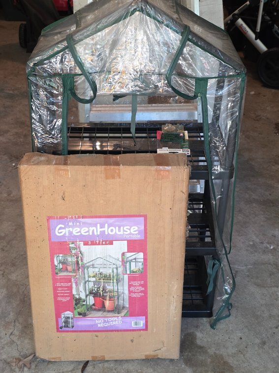 2 MINI GREENHOUSES