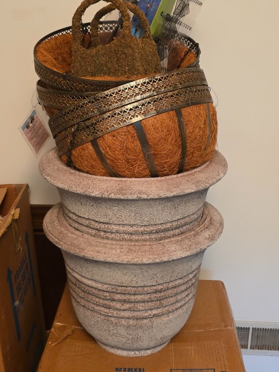 NEW PLANTERS, BASKETS