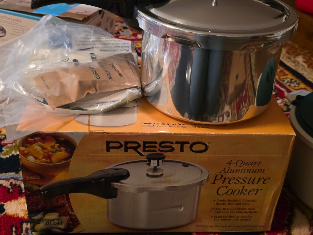 PRESSURE COOKER