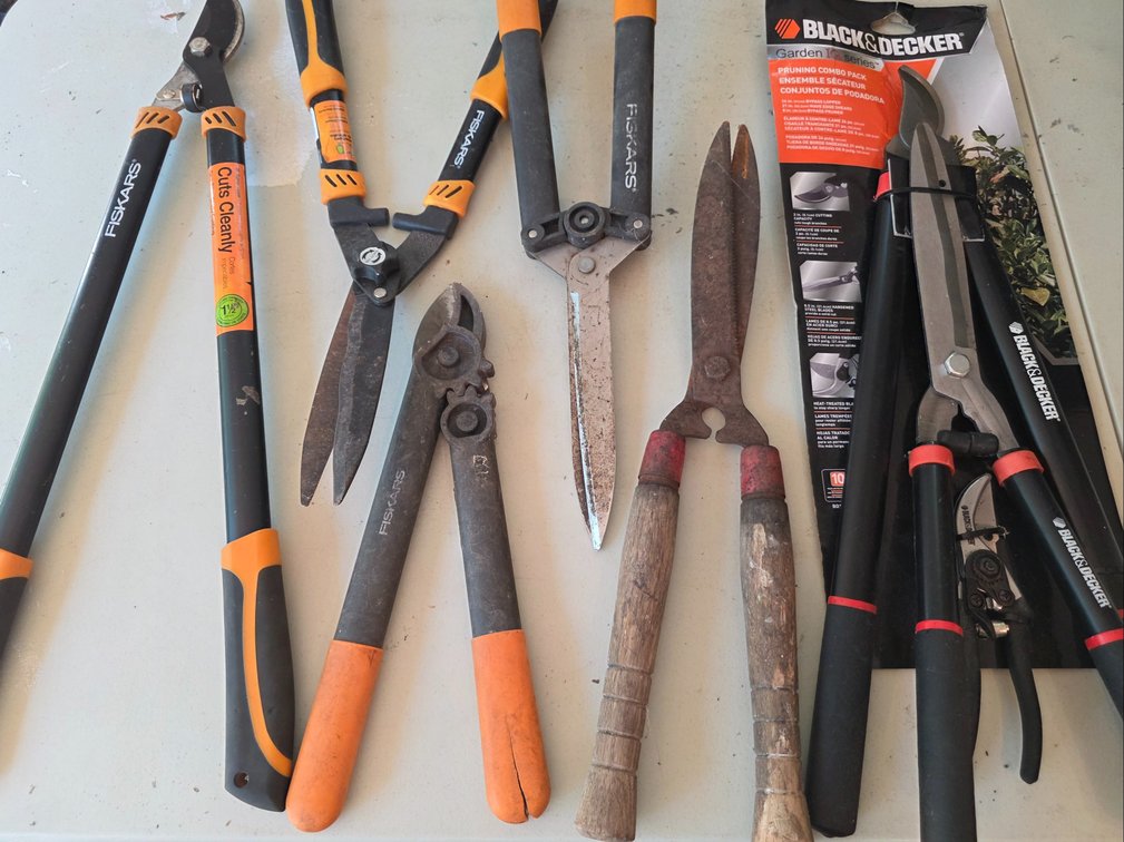 GARDEN TOOLS
