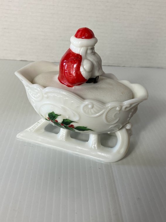 Westmoreland Santa in sleigh 