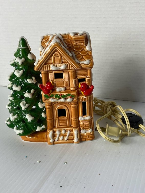 Lefton Christmas Cottage