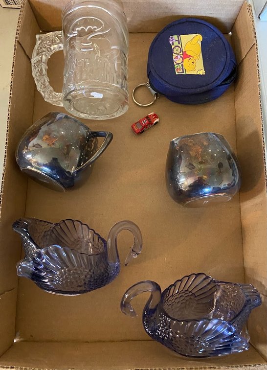 Blue swan glass trinket.
