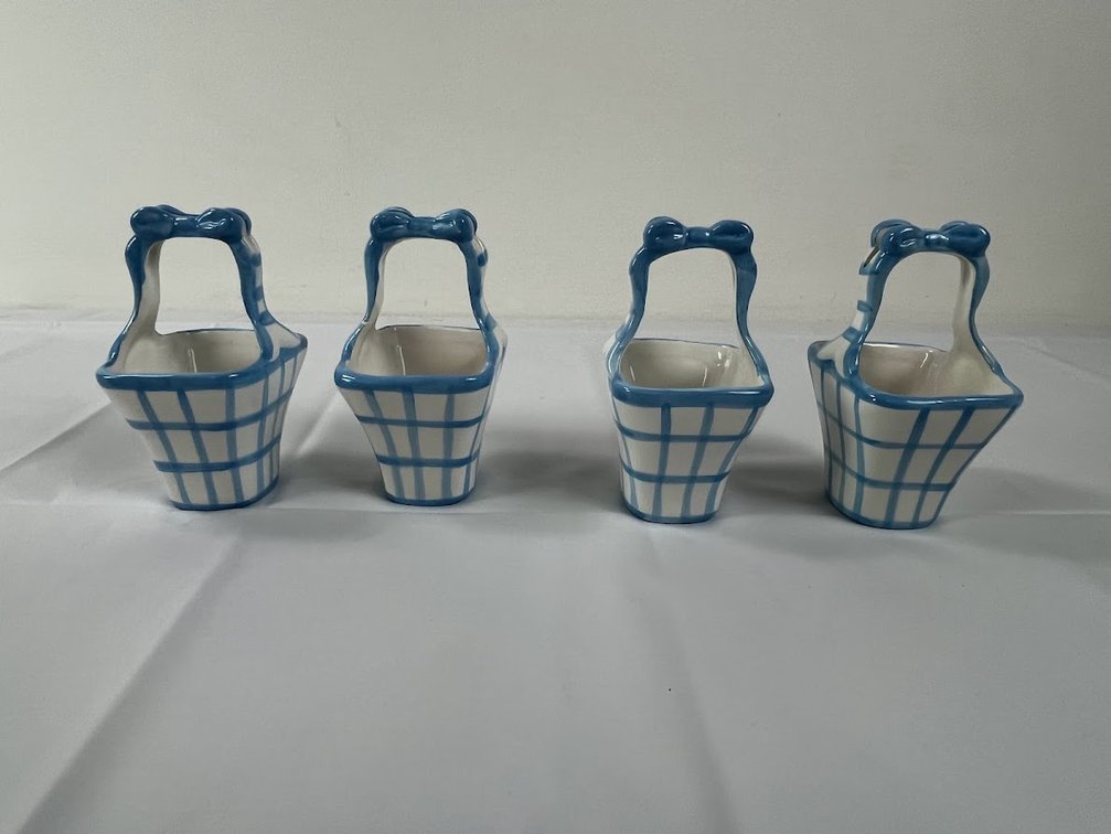 4 Place Card Holders