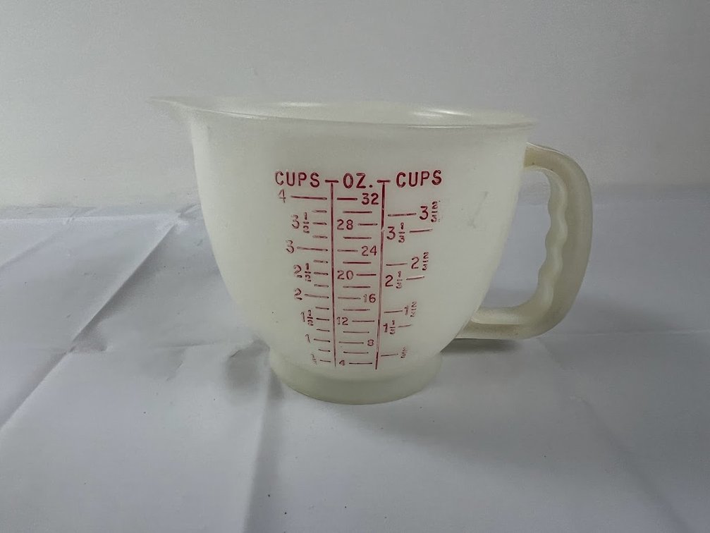 Vintage Tupperware Measuring Cup