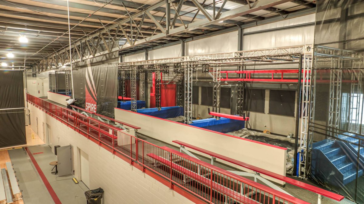 Ninja Warrior Gym Indoor Obstacle Course With Truss Structure and Safety Features