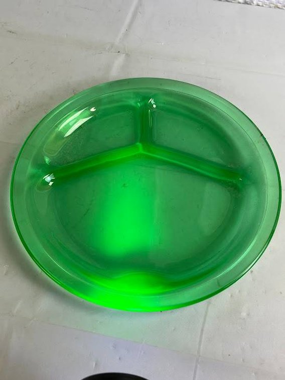 Green Divided Uranium Glass Plate with Three Compartments