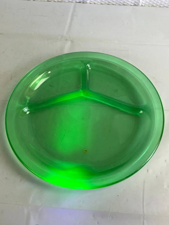 Green Divided Uranium Glass Plate with Three Compartments