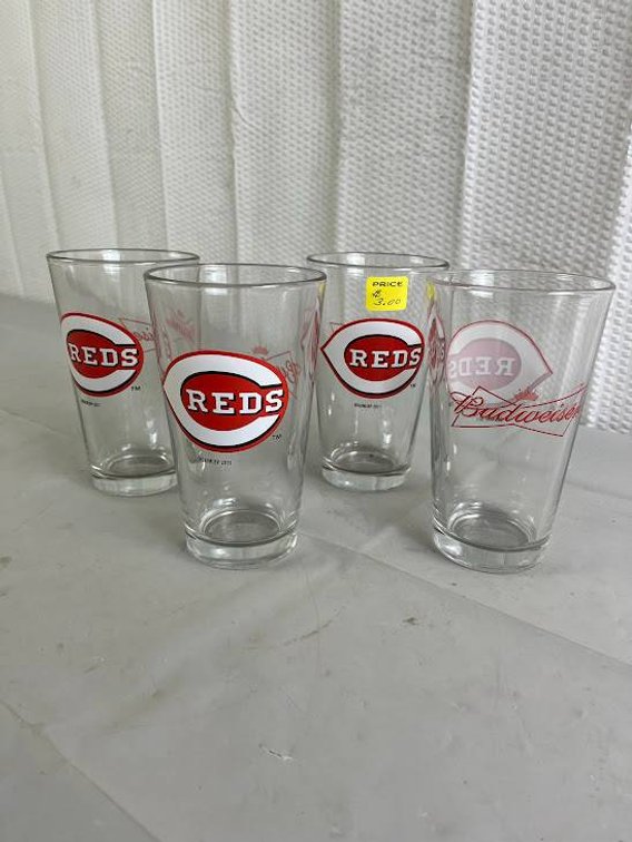4 Cincinnati Reds and Budweiser Logo Pint Glasses