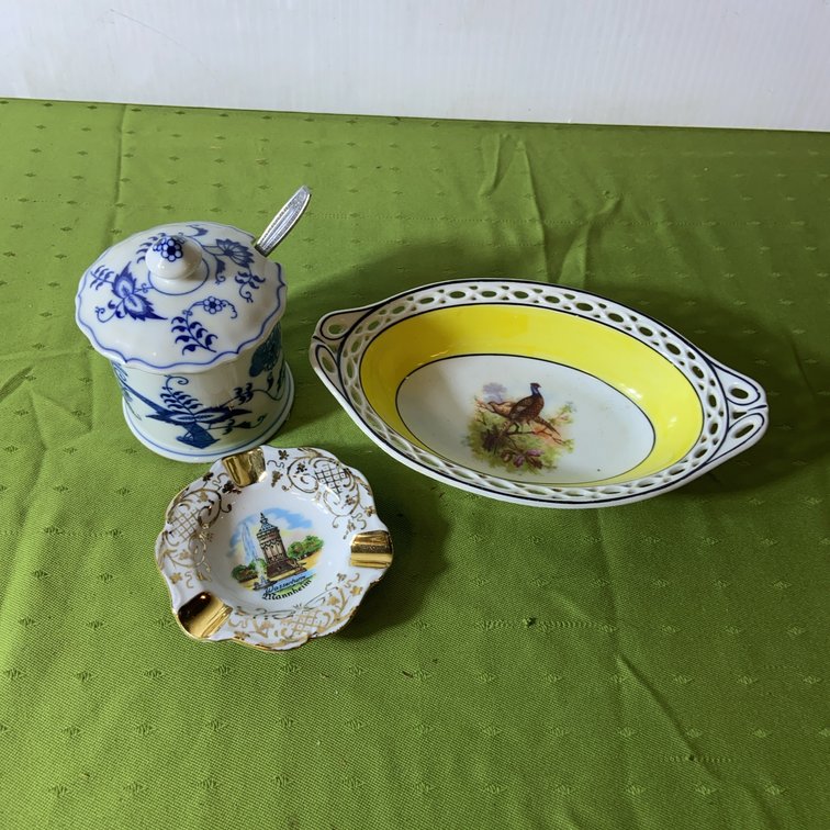 Porcelain Lot: Blue Danube, Ashtray, Bowl