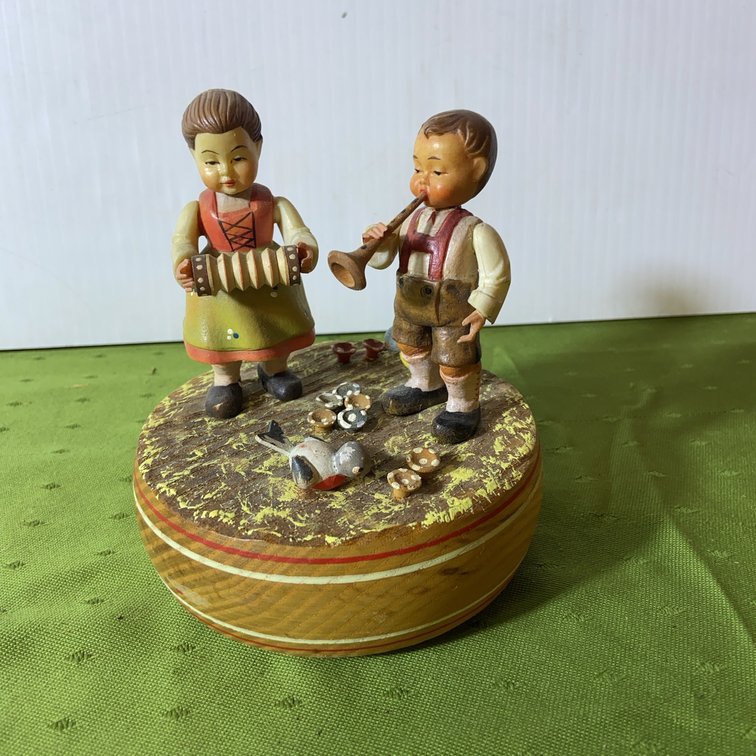 Thorens Swiss Music Box With Children Figures