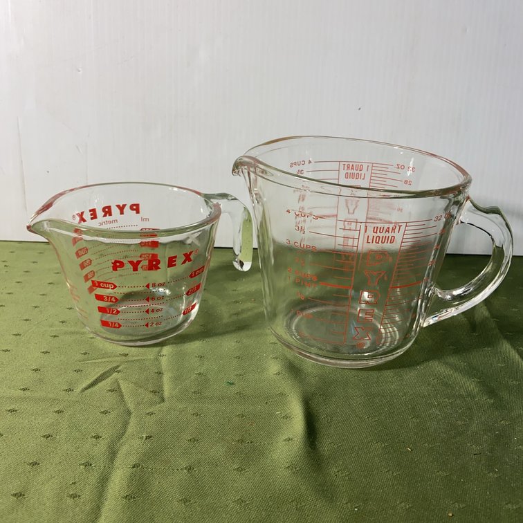 Pyrex Glass Measuring Cups