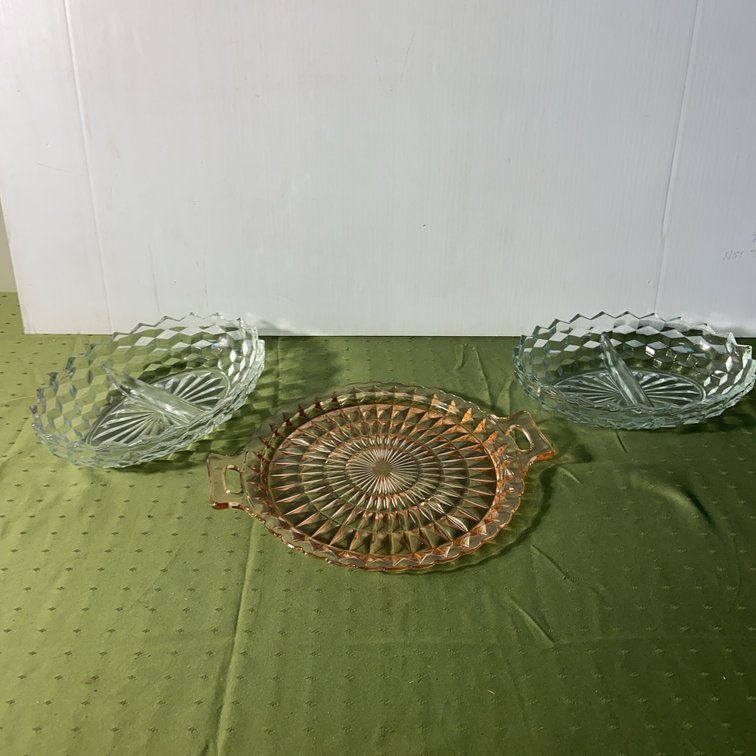 2 Clear Glass Divided Bowls & Pink Tray