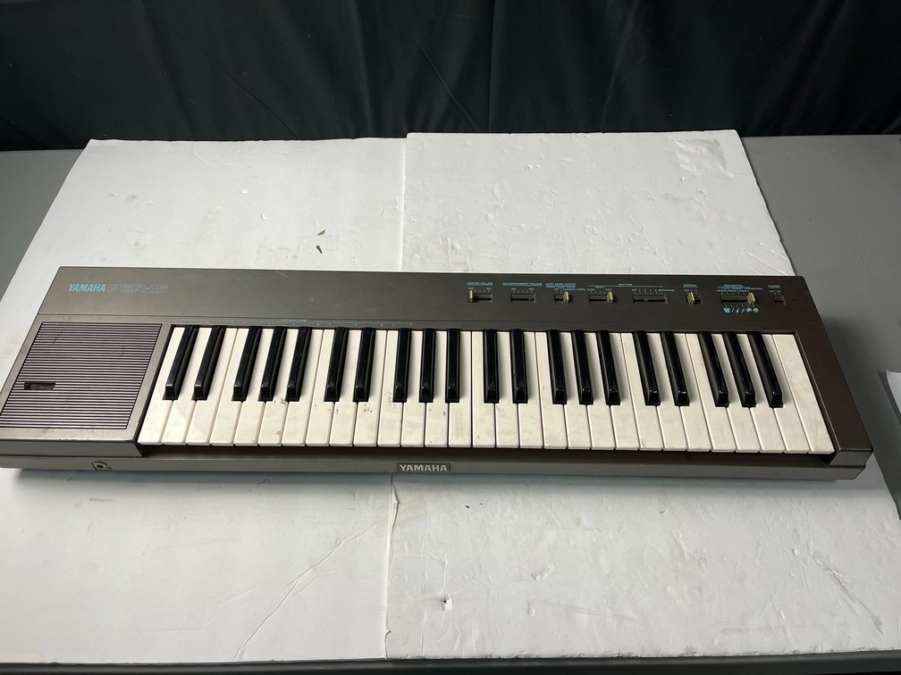 Yamaha PSR-15 Portable Electronic Keyboard
