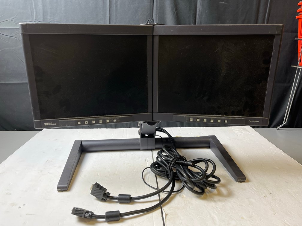 Max Displays Pro-View MD215 Dual Monitor Stand