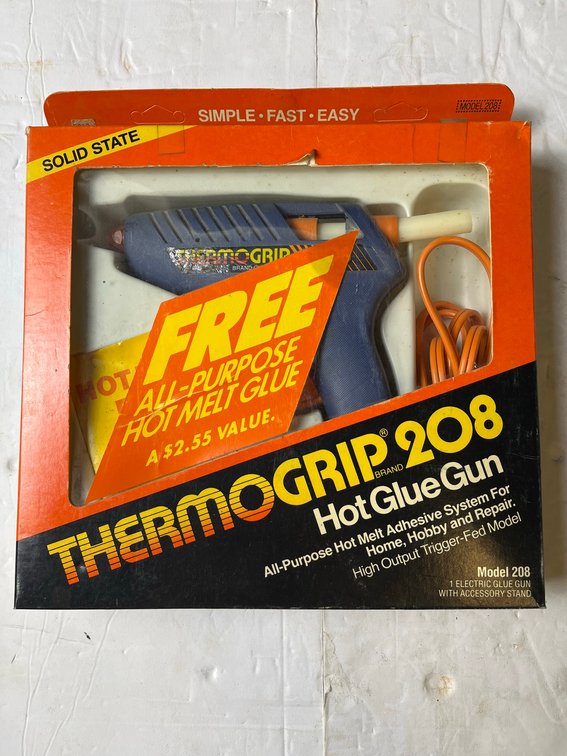 ThermoGRIP 208 Hot Glue Gun With Accessories