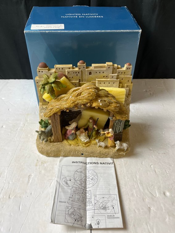 Avon Lighted Nativity Scene With Box