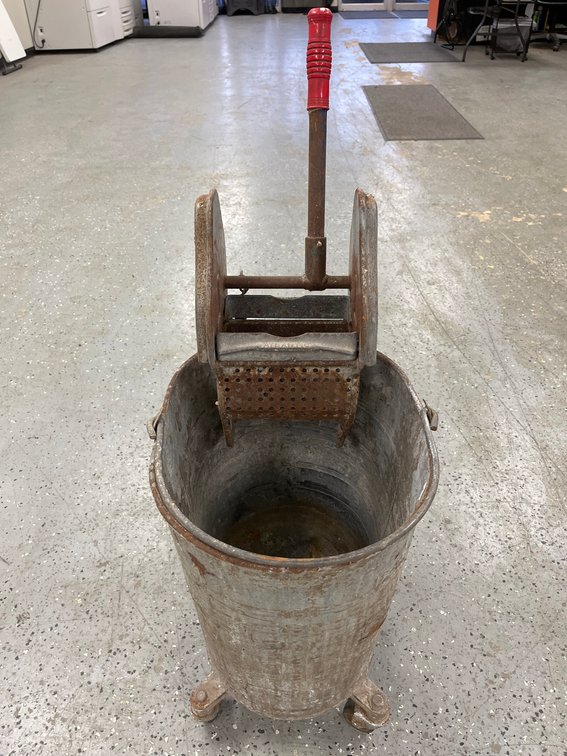 Atlantic Metal Mop Bucket With Wringer