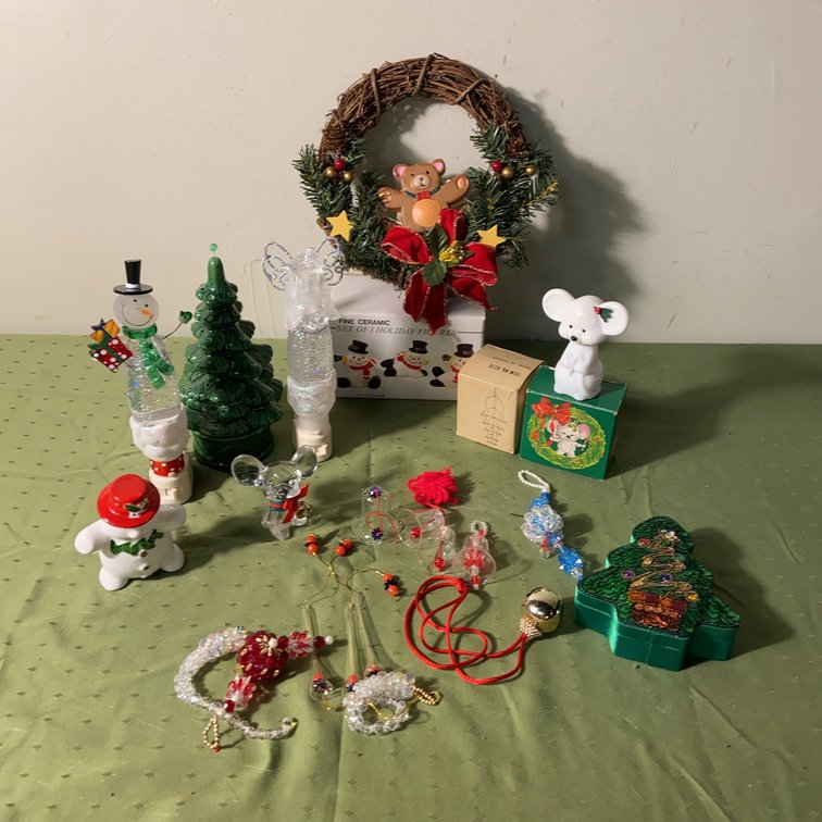 Christmas Decor With Avon Merry Mouse 8 inch ceramic tree no lights